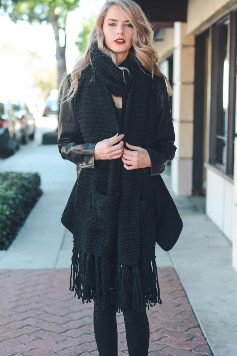 Scarf - Knitted Fringed Pockets - Black-hotRAGS.com