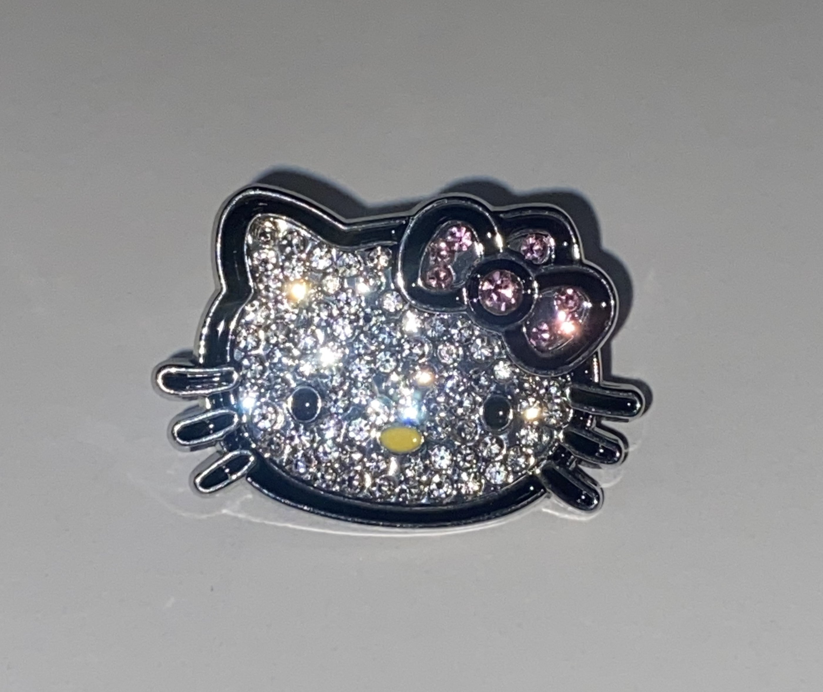 Pin - Hello Kitty Bling